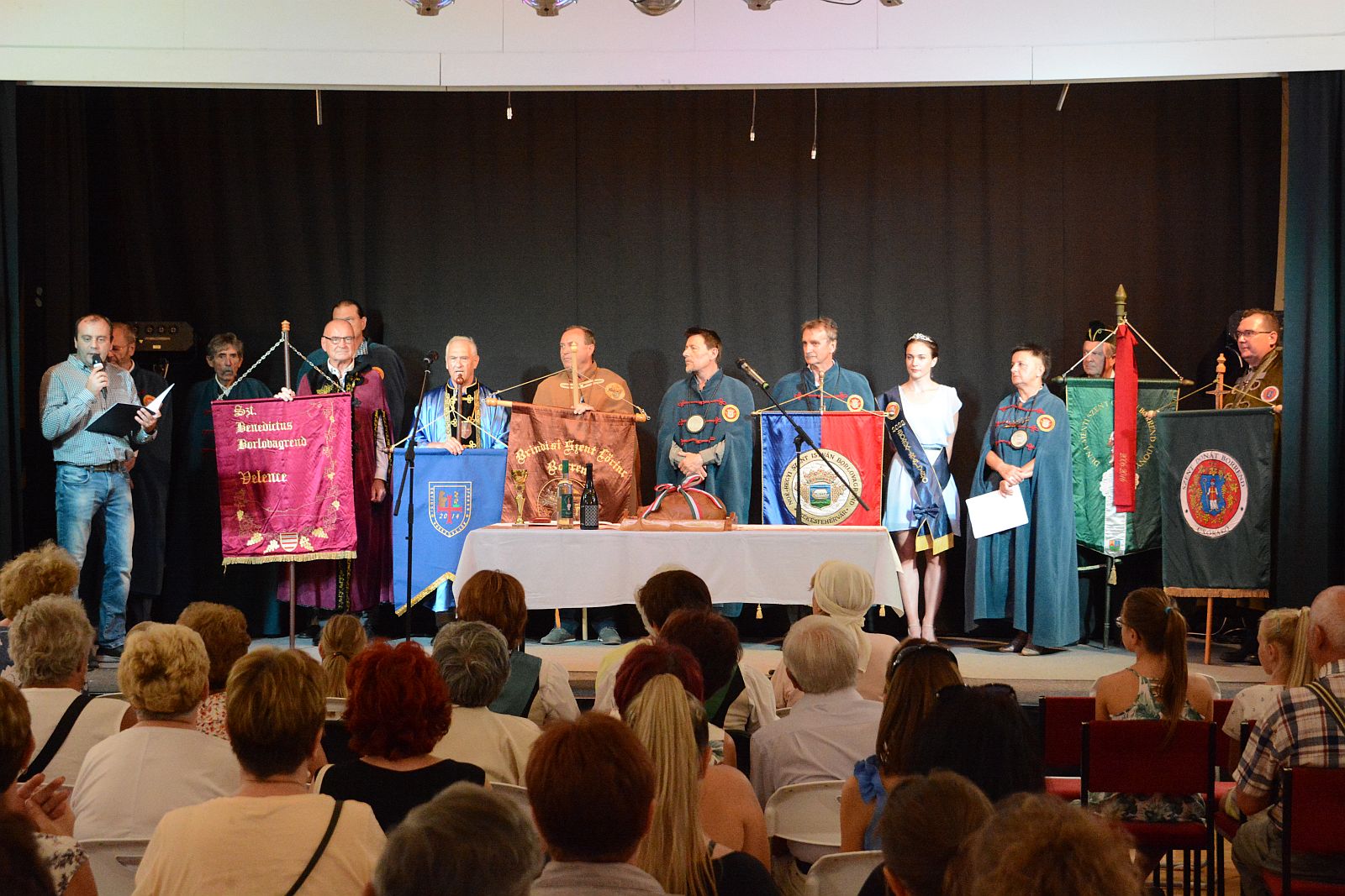 Rendhagyó módon az Öreghegyi Közösségi Házban volt a mulatság